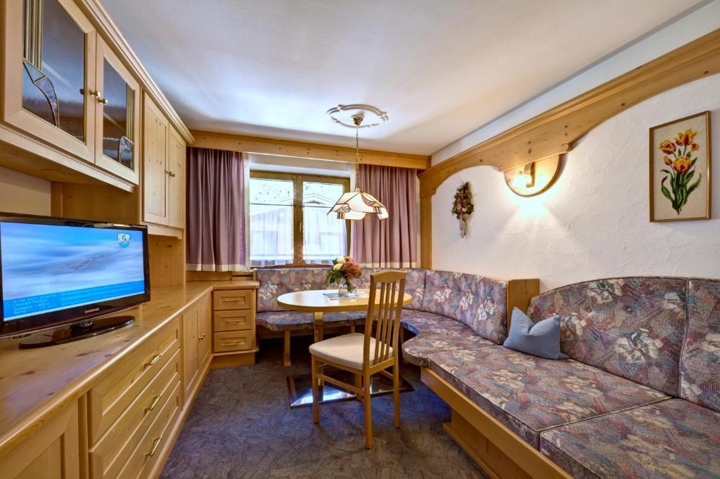 Gaestehaus Oblasser Mayrhofen Habitación foto